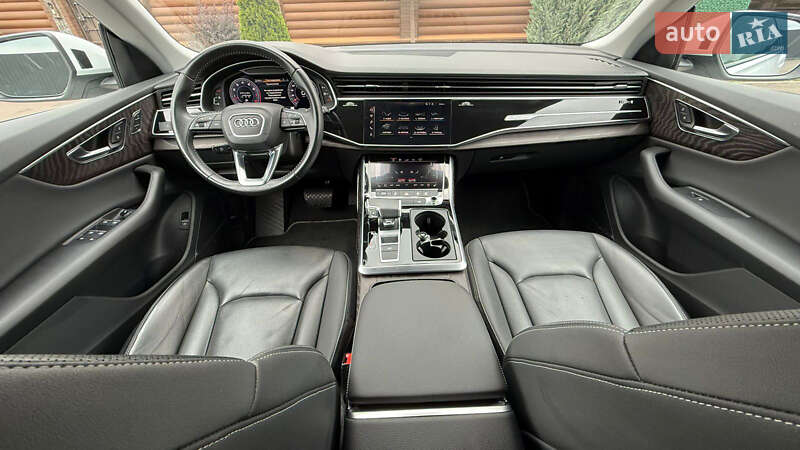 Внедорожник / Кроссовер Audi Q8 2020 в Киеве