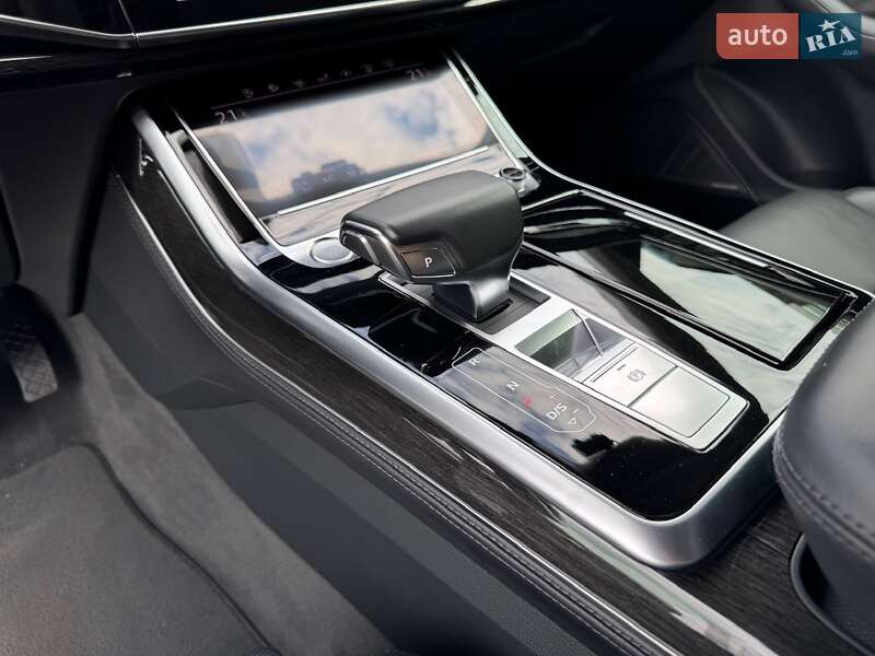 Внедорожник / Кроссовер Audi Q8 2018 в Киеве