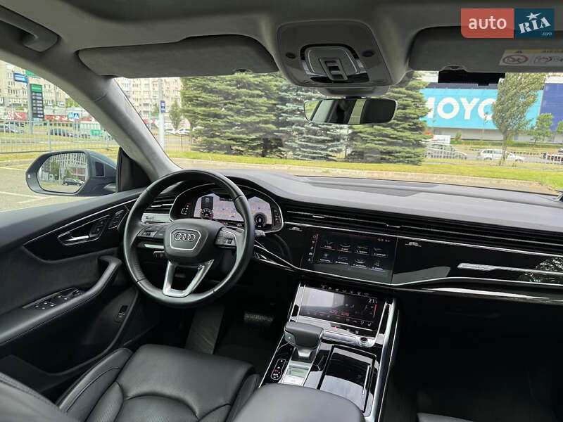 Внедорожник / Кроссовер Audi Q8 2018 в Киеве