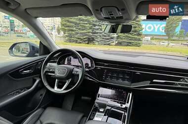 Внедорожник / Кроссовер Audi Q8 2018 в 