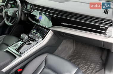 Внедорожник / Кроссовер Audi Q8 2019 в 