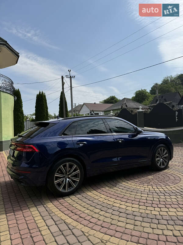 Внедорожник / Кроссовер Audi Q8 2019 в Виноградове