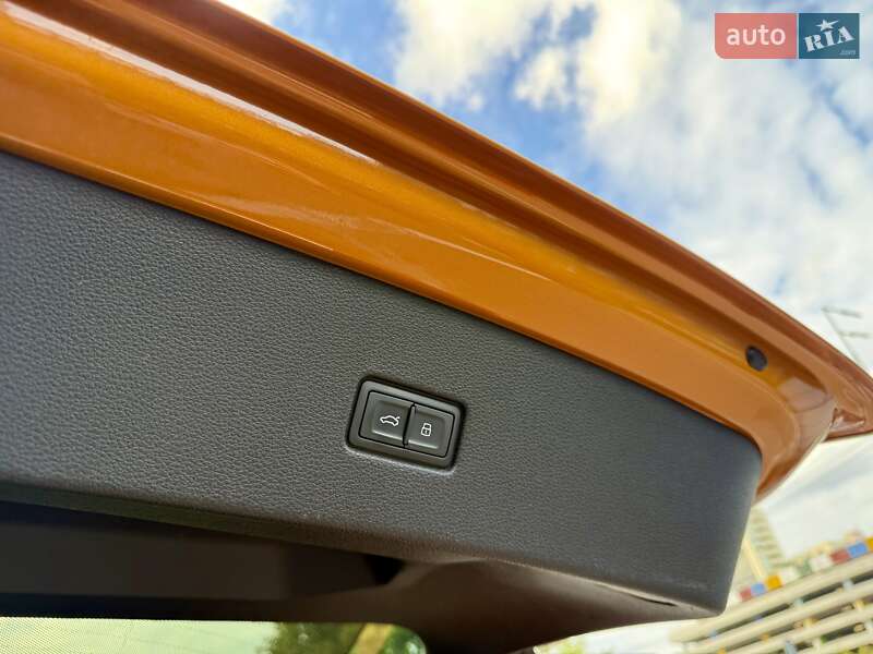 Внедорожник / Кроссовер Audi Q8 2018 в Киеве