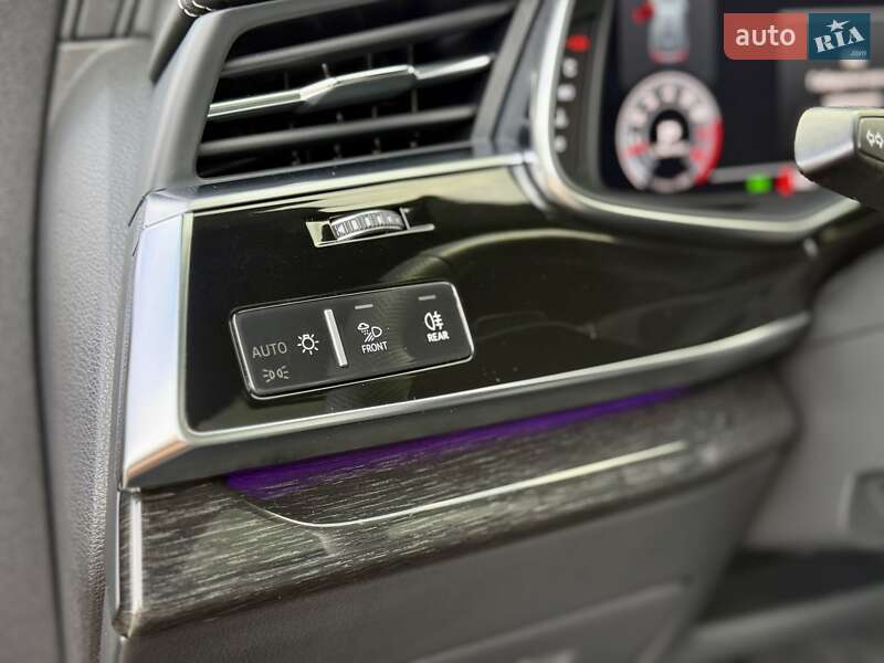 Внедорожник / Кроссовер Audi Q8 2018 в Киеве