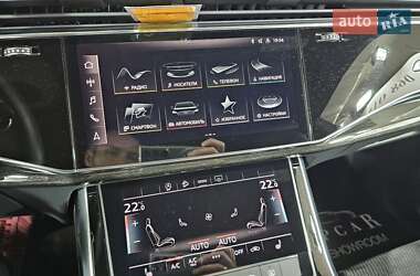 Внедорожник / Кроссовер Audi Q8 2022 в 