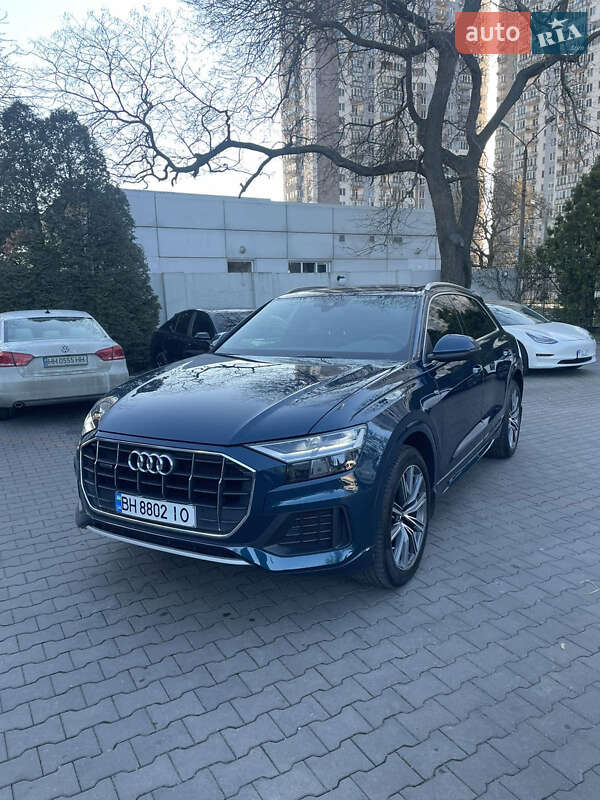Позашляховик / Кросовер Audi Q8 2019 в Одесі