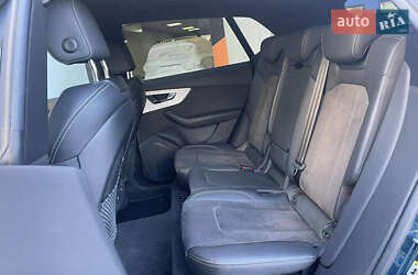 Позашляховик / Кросовер Audi Q8 2019 в 