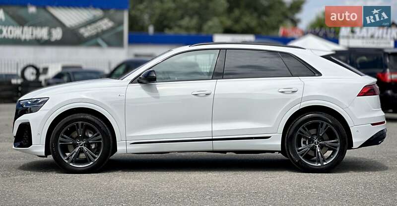 Позашляховик / Кросовер Audi Q8 2025 в Києві