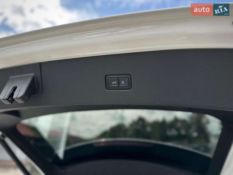 Позашляховик / Кросовер Audi Q8 2025 в Києві