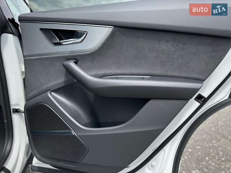 Позашляховик / Кросовер Audi Q8 2025 в Києві
