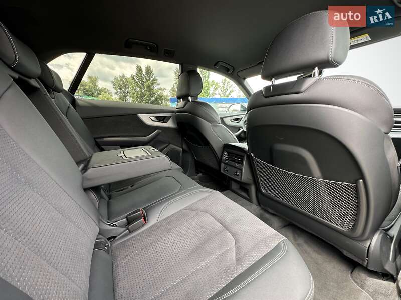 Позашляховик / Кросовер Audi Q8 2025 в Києві