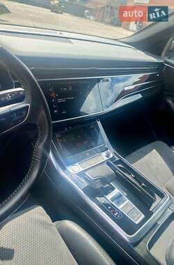 Внедорожник / Кроссовер Audi Q8 2020 в 