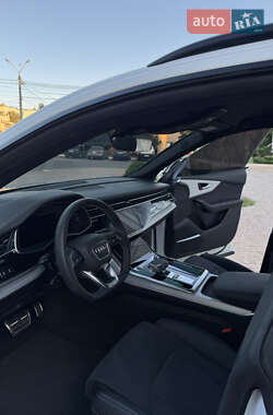 Внедорожник / Кроссовер Audi Q8 2023 в 