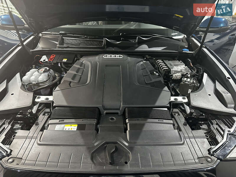 Внедорожник / Кроссовер Audi Q8 2022 в Броварах