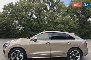 Внедорожник / Кроссовер Audi Q8 2018 в 