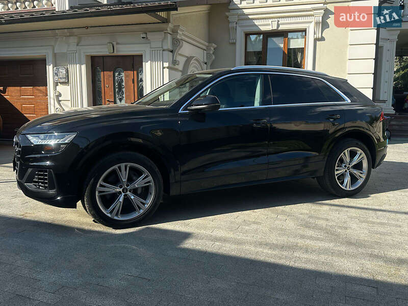 Внедорожник / Кроссовер Audi Q8 2023 в Черновцах