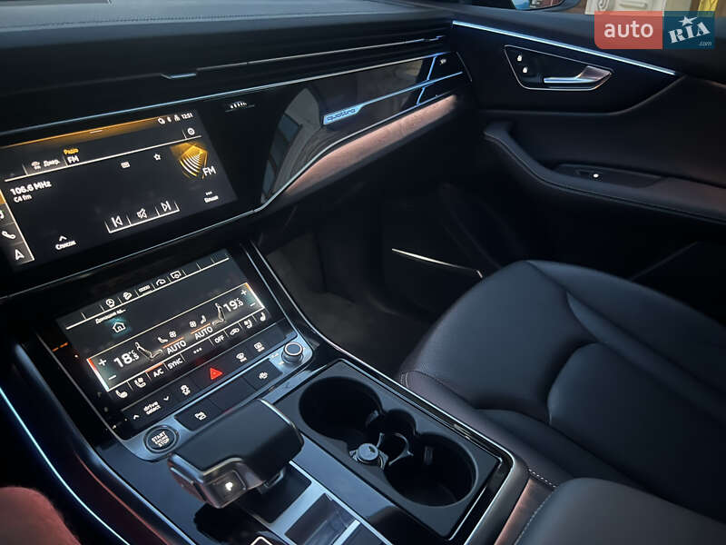 Внедорожник / Кроссовер Audi Q8 2023 в Черновцах