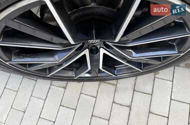 Внедорожник / Кроссовер Audi Q8 2020 в 