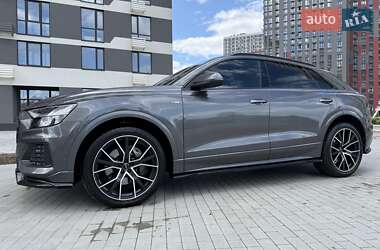 Внедорожник / Кроссовер Audi Q8 2020 в 