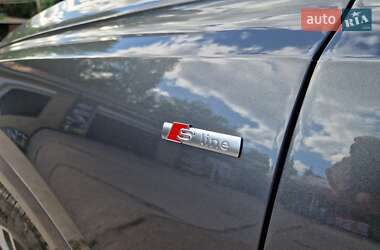 Внедорожник / Кроссовер Audi Q8 2020 в 