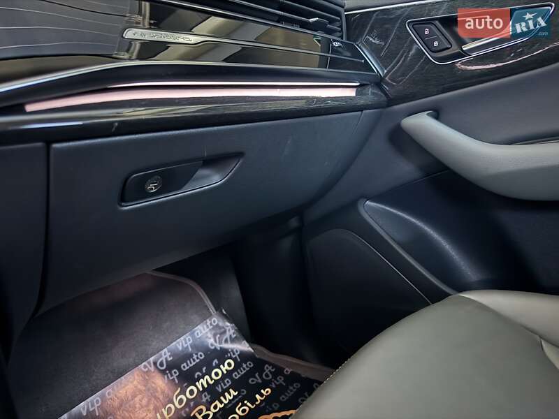 Внедорожник / Кроссовер Audi Q8 2018 в Тернополе