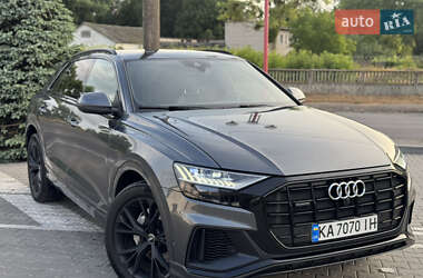 Внедорожник / Кроссовер Audi Q8 2020 в 