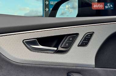 Внедорожник / Кроссовер Audi Q8 2025 в 