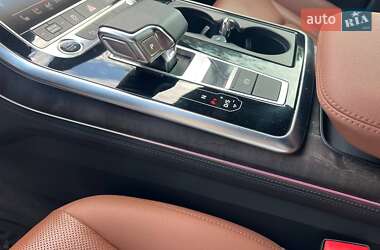 Внедорожник / Кроссовер Audi Q8 2023 в 