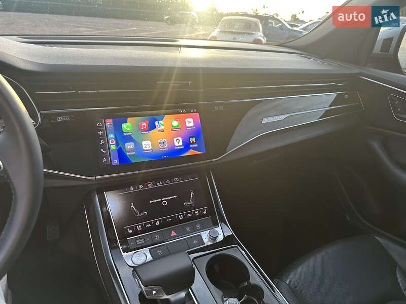 Внедорожник / Кроссовер Audi Q8 2019 в Киеве