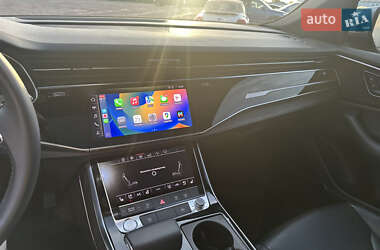 Позашляховик / Кросовер Audi Q8 2019 в 