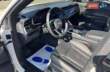 Внедорожник / Кроссовер Audi Q8 2018 в 