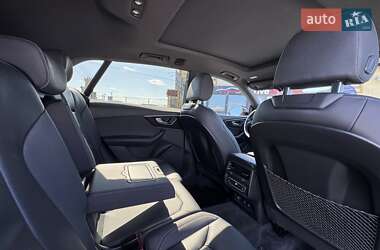 Внедорожник / Кроссовер Audi Q8 2018 в 