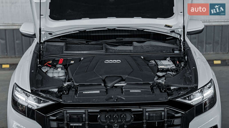 Внедорожник / Кроссовер Audi Q8 2019 в Ровно