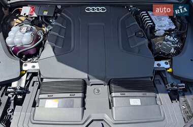 Внедорожник / Кроссовер Audi Q8 2024 в 