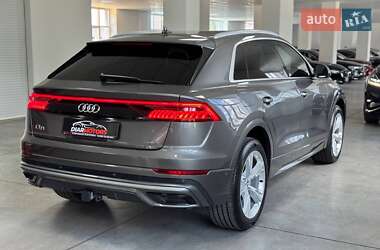 Внедорожник / Кроссовер Audi Q8 2019 в 