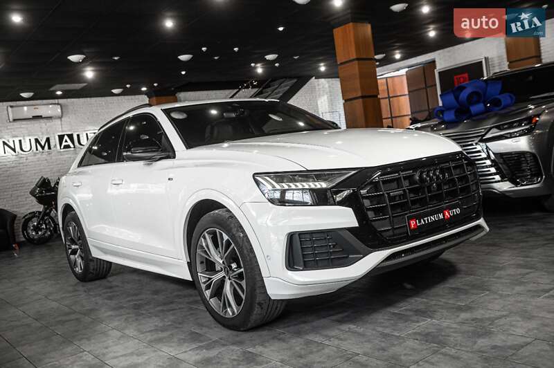 Внедорожник / Кроссовер Audi Q8 2023 в Ужгороде