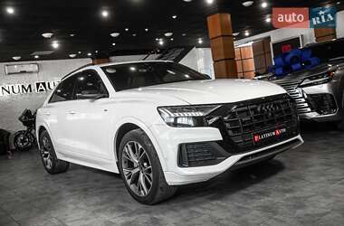 Внедорожник / Кроссовер Audi Q8 2023 в 