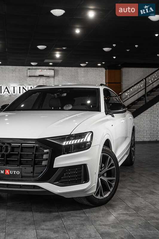 Внедорожник / Кроссовер Audi Q8 2023 в Ужгороде