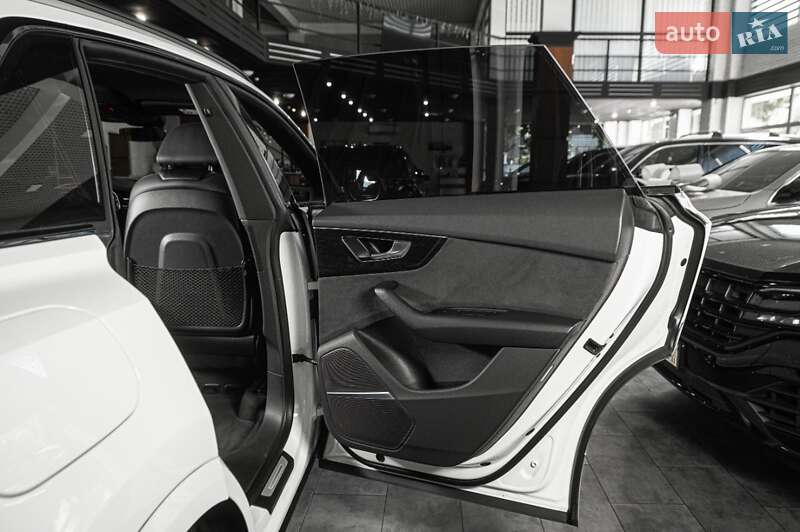 Внедорожник / Кроссовер Audi Q8 2023 в Ужгороде