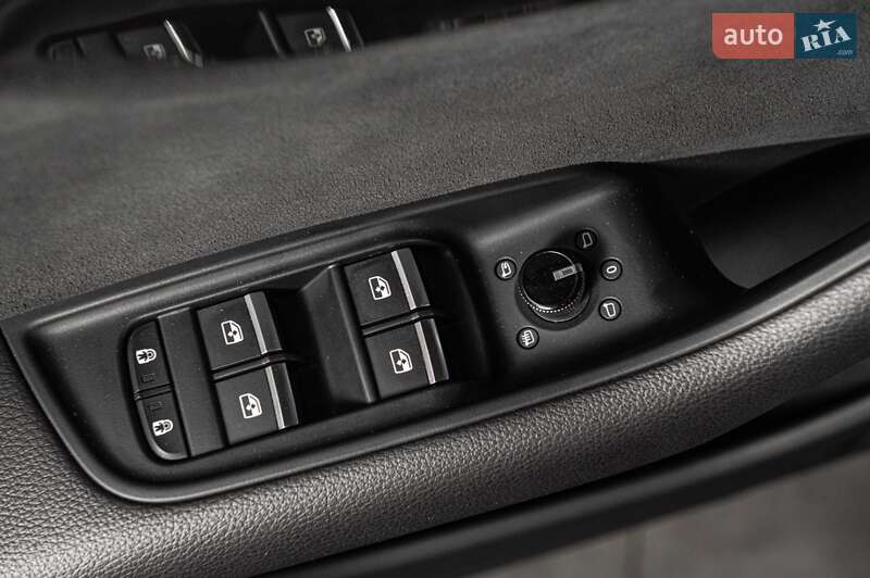 Внедорожник / Кроссовер Audi Q8 2023 в Ужгороде