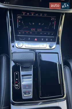 Внедорожник / Кроссовер Audi Q8 2019 в 