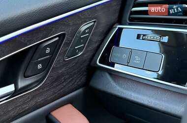Внедорожник / Кроссовер Audi Q8 2022 в 