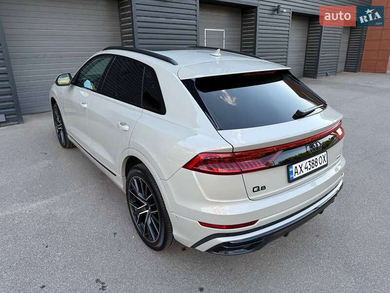 Внедорожник / Кроссовер Audi Q8 2022 в Харькове