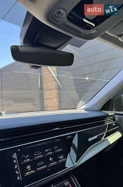 Внедорожник / Кроссовер Audi Q8 2022 в 