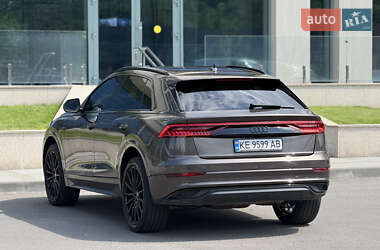 Внедорожник / Кроссовер Audi Q8 2018 в 