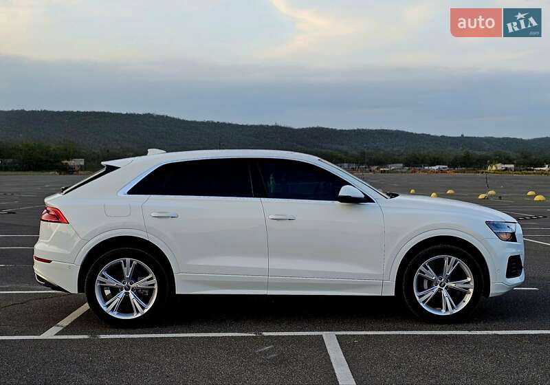 Внедорожник / Кроссовер Audi Q8 2023 в Киеве