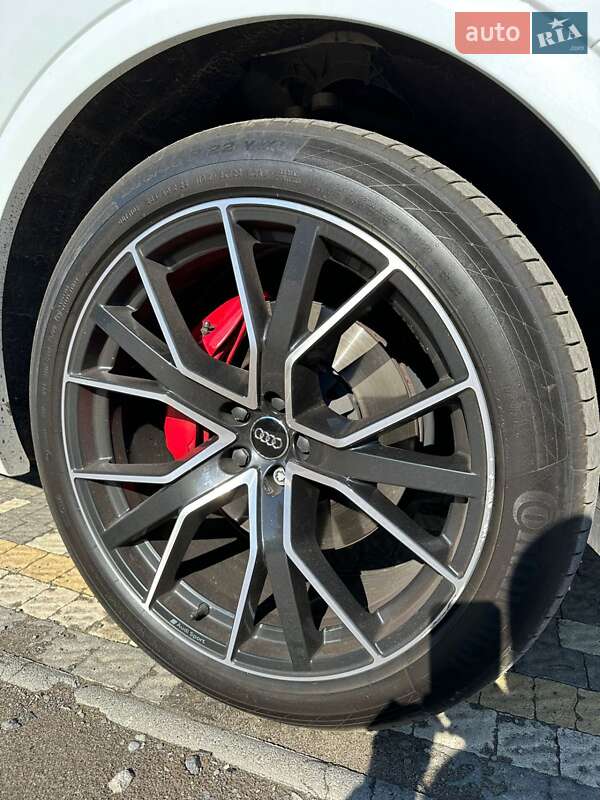 Позашляховик / Кросовер Audi Q8 2019 в Києві