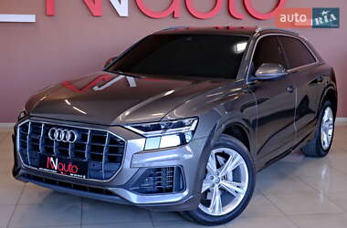 Позашляховик / Кросовер Audi Q8 2019 в 