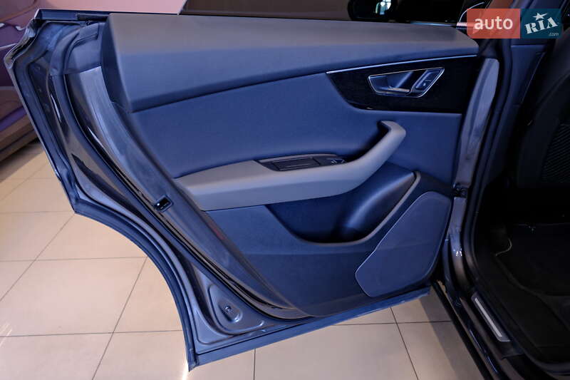 Позашляховик / Кросовер Audi Q8 2019 в Одесі