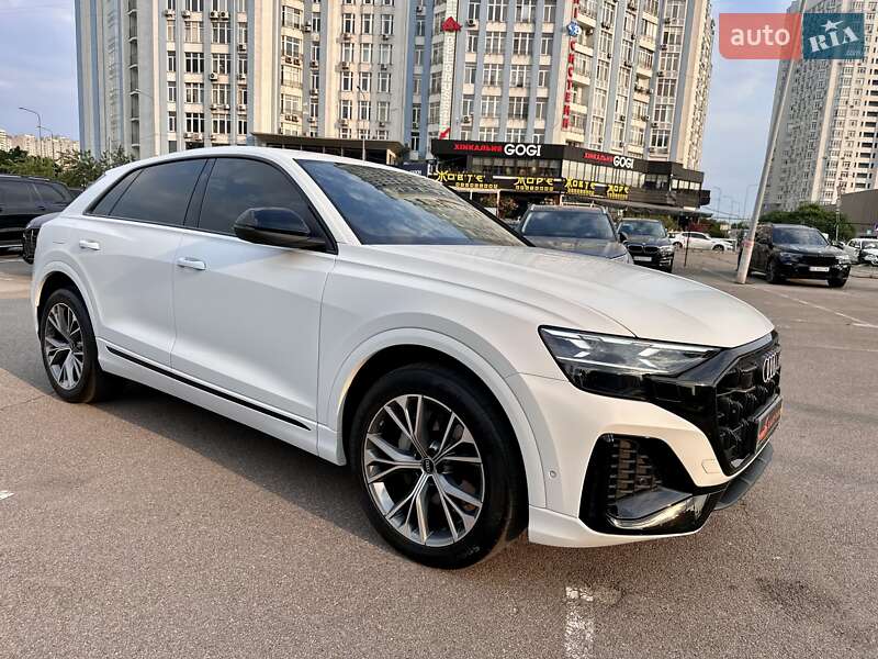Позашляховик / Кросовер Audi Q8 2023 в Києві